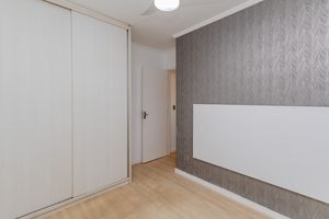 Image 16 - 878166