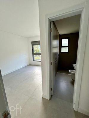 Image 4 - 878173