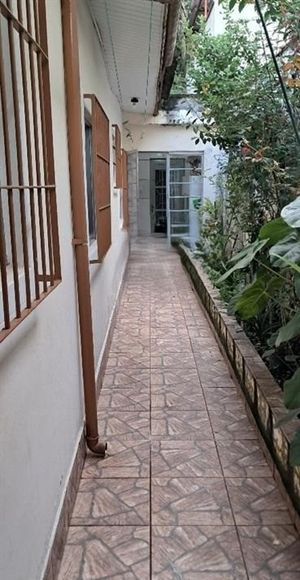 Image 10 - 878179