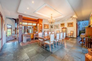 Image 8 - 878180