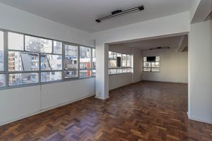 Image 10 - 878185