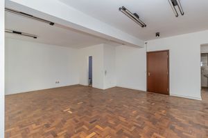 Image 11 - 878185