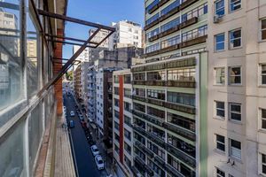Image 17 - 878185