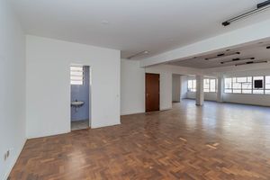 Image 18 - 878185