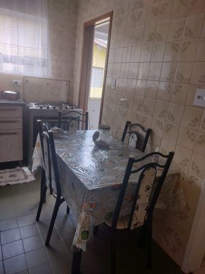 Image 18 - 878186