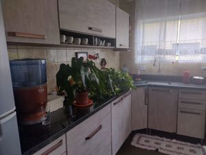 Image 16 - 878186