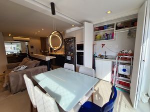 Image 6 - 878196