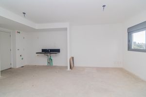 Image 7 - 878198