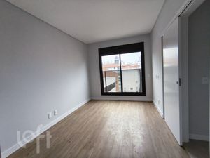Image 15 - 878257