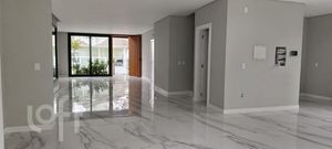 Image 7 - 878258