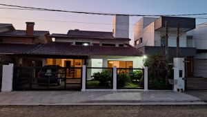 Image 1 - 878260