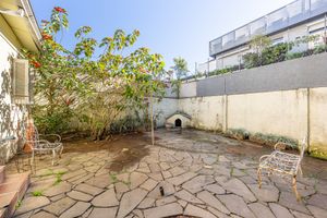 Image 37 - 878261