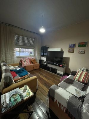 Image 11 - 878261