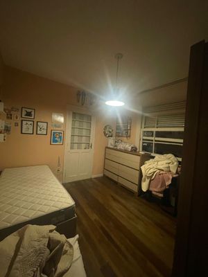 Image 17 - 878261