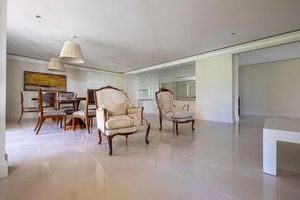 Image 18 - 878266