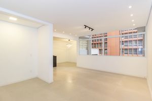 Image 1 - 878267