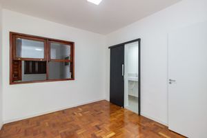Image 8 - 878267