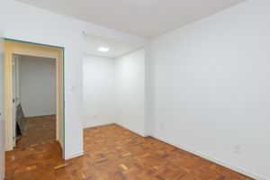 Image 6 - 878267
