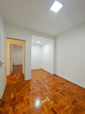 Image 6 - 878267