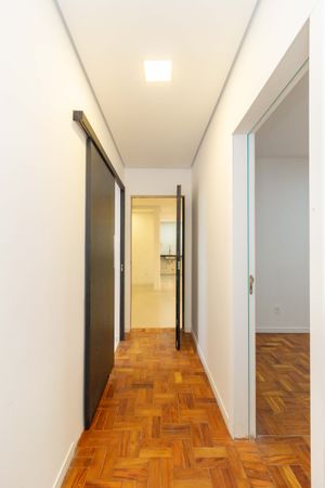 Image 17 - 878267
