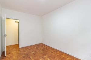 Image 19 - 878267