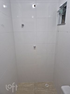Image 9 - 878275