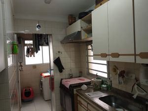 Image 11 - 878281