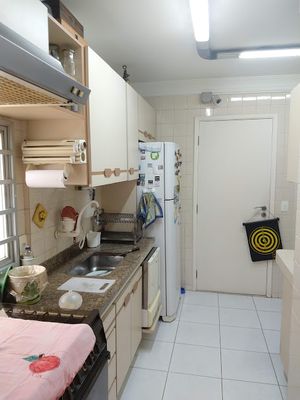 Image 13 - 878281