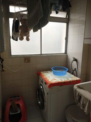 Image 15 - 878281