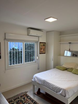 Image 9 - 878283