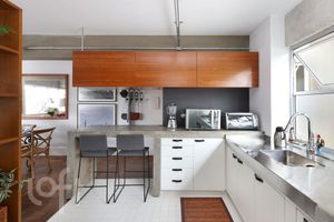 Image 17 - 878285