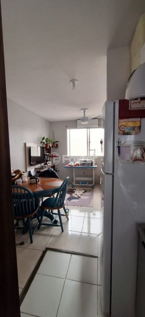 Image 12 - 878295