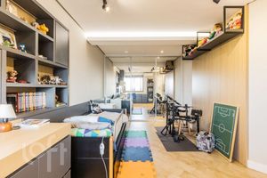 Image 23 - 878297