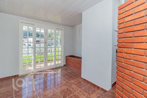 Image 33 - 878302