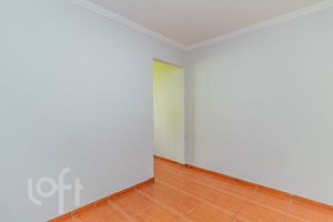 Image 19 - 878302