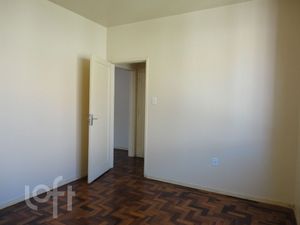 Image 10 - 878305