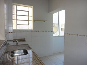 Image 18 - 878305