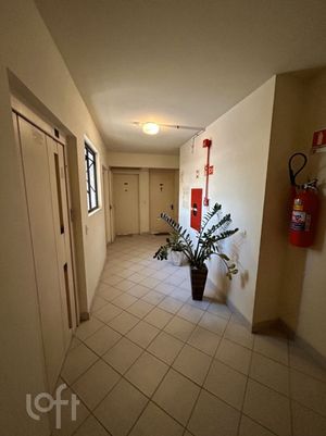 Image 21 - 878307