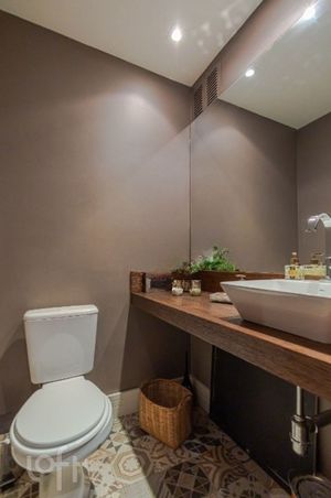 Image 19 - 878314