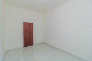 Image 11 - 878319