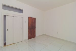 Image 17 - 878319