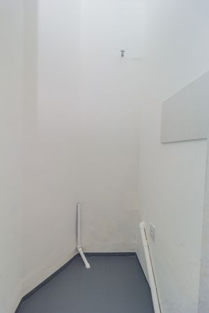 Image 29 - 878319