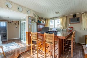Image 4 - 878321