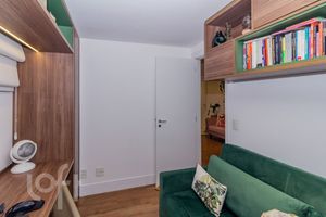 Image 13 - 878322