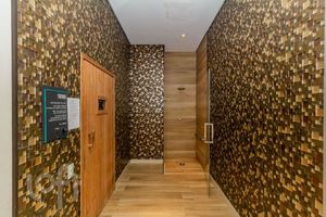 Image 37 - 878322