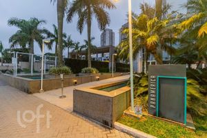 Image 82 - 878322
