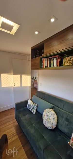 Image 11 - 878322