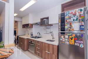 Image 21 - 878322