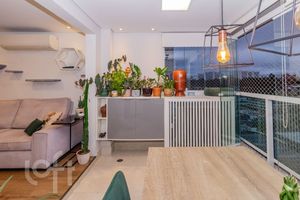 Image 6 - 878322