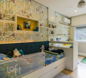 Image 17 - 878323
